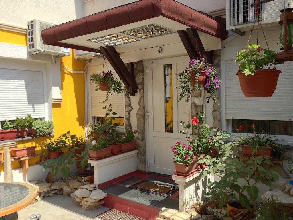Guesthouse 7Even Mostar Exterior foto